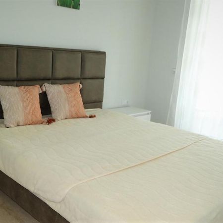 July'S Island Deluxe Apartment เชอร์โนโมเรทส์ ภายนอก รูปภาพ