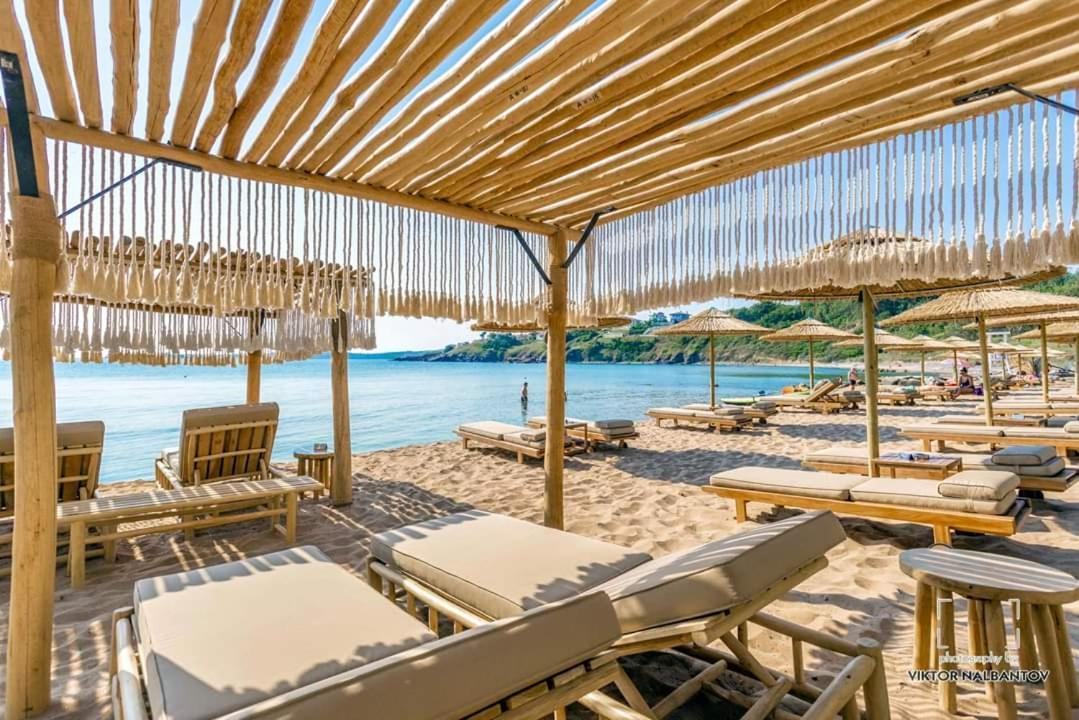 July'S Island Deluxe Apartment เชอร์โนโมเรทส์ ภายนอก รูปภาพ