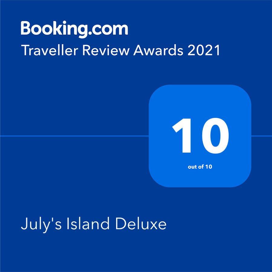 July'S Island Deluxe Apartment เชอร์โนโมเรทส์ ภายนอก รูปภาพ
