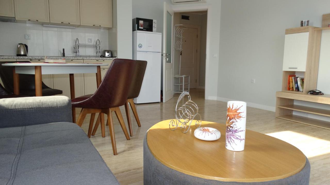 July'S Island Deluxe Apartment เชอร์โนโมเรทส์ ภายนอก รูปภาพ