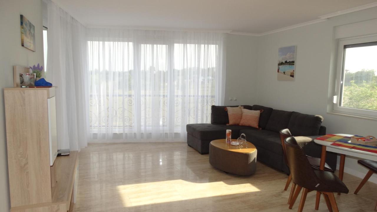 July'S Island Deluxe Apartment เชอร์โนโมเรทส์ ภายนอก รูปภาพ