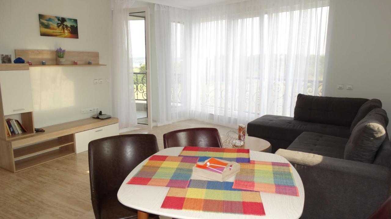 July'S Island Deluxe Apartment เชอร์โนโมเรทส์ ภายนอก รูปภาพ
