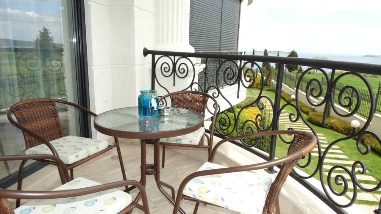 July'S Island Deluxe Apartment เชอร์โนโมเรทส์ ภายนอก รูปภาพ
